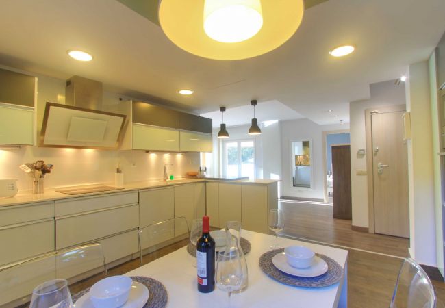 Apartamento en Marbella - 2036 Ático Espacioso en Golden Beach con Vistas Impresionantes Apartamento en Marbella - 2036 Ático Espacioso en Golden Beach con Vistas Impresionantes