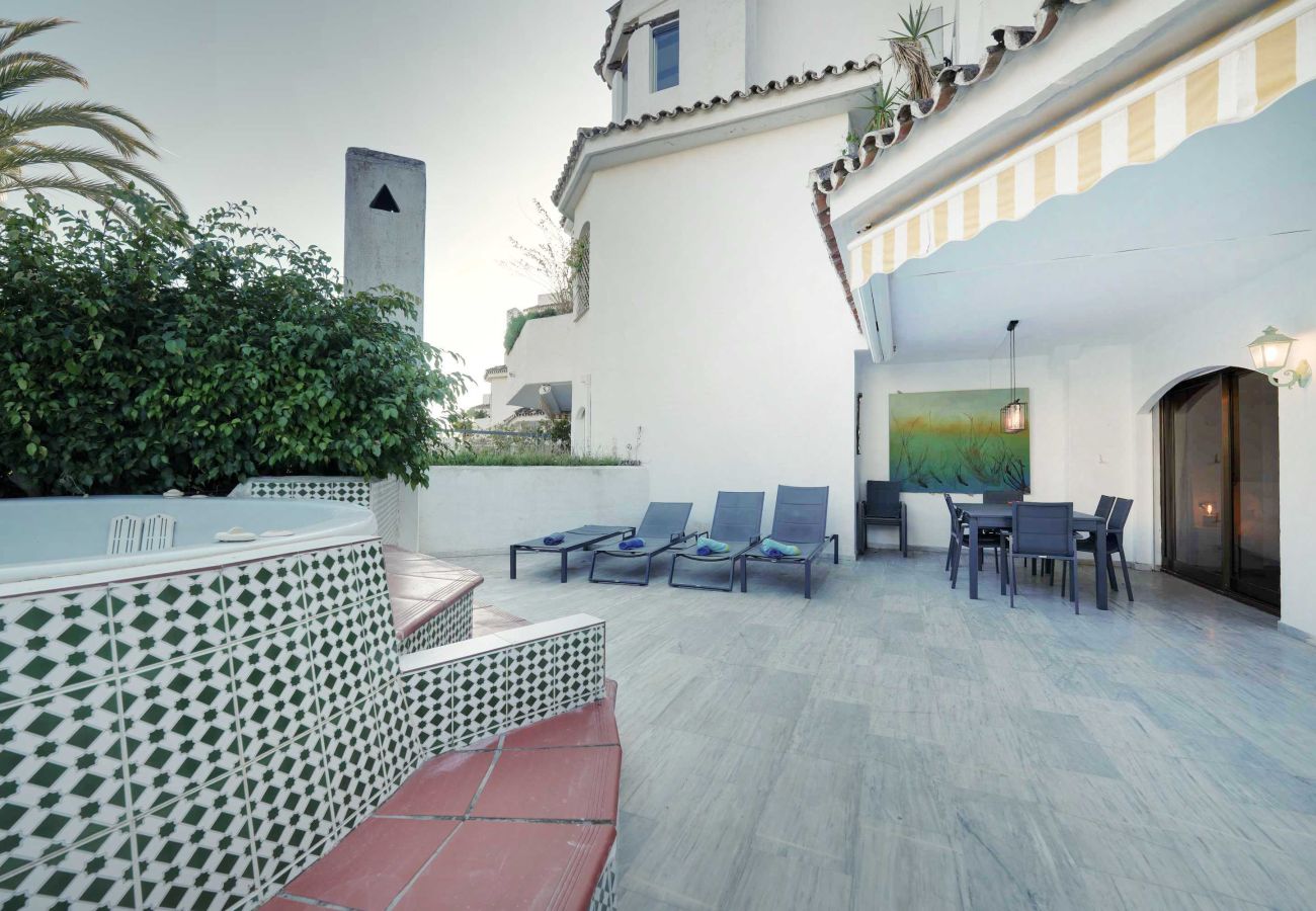 Apartamento en Marbella - 2033 Apartamento Familiar en Primera Línea de Playa en Golden Beach