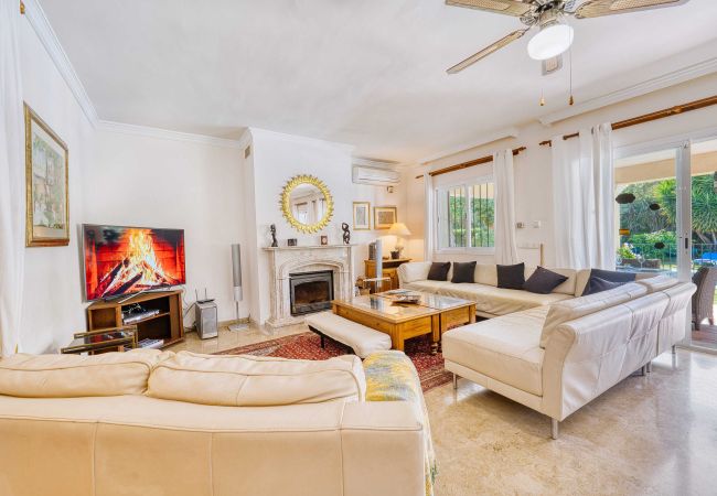 Villa en Estepona - 1106 Lujo en Familia: Villa con Piscina Climatizada Villa en Estepona - 1106 Lujo en Familia: Villa con Piscina Climatizada