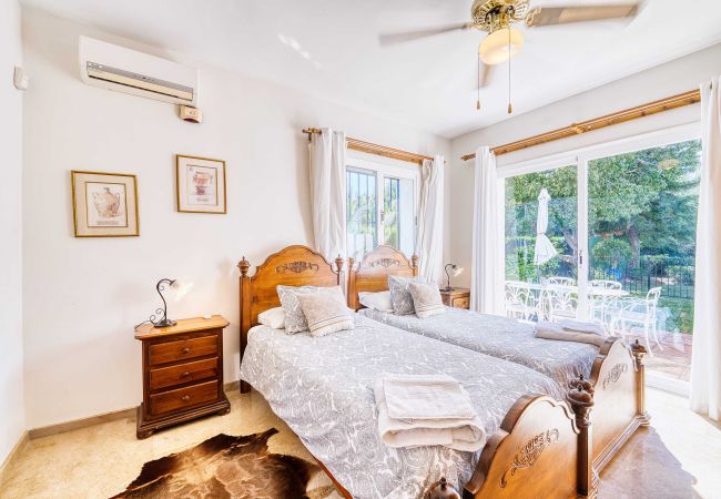 Villa en Estepona - 1106 Lujo en Familia: Villa con Piscina Climatizada Villa en Estepona - 1106 Lujo en Familia: Villa con Piscina Climatizada