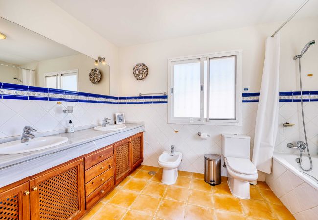 Villa en Estepona - 1106 Lujo en Familia: Villa con Piscina Climatizada Villa en Estepona - 1106 Lujo en Familia: Villa con Piscina Climatizada