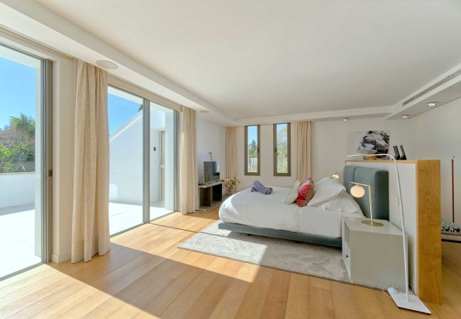 Villa en Marbella - 2244 Villa Moderna de Lujo con Piscina Climatizada en Puerto Banús Villa en Marbella - 2244 Villa Moderna de Lujo con Piscina Climatizada en Puerto Banús