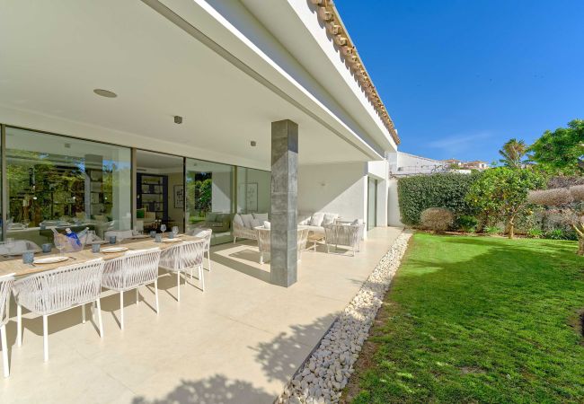 Villa en Marbella - 2244 Villa Moderna de Lujo con Piscina Climatizada en Puerto Banús Villa en Marbella - 2244 Villa Moderna de Lujo con Piscina Climatizada en Puerto Banús