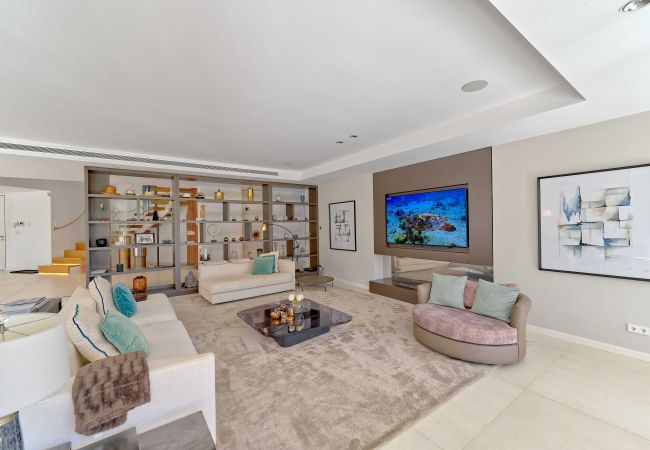 Villa en Marbella - 2244 Villa Moderna de Lujo con Piscina Climatizada en Puerto Banús Villa en Marbella - 2244 Villa Moderna de Lujo con Piscina Climatizada en Puerto Banús