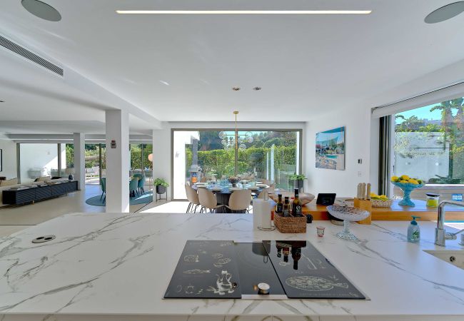 Villa en Marbella - 2244 Villa Moderna de Lujo con Piscina Climatizada en Puerto Banús Villa en Marbella - 2244 Villa Moderna de Lujo con Piscina Climatizada en Puerto Banús