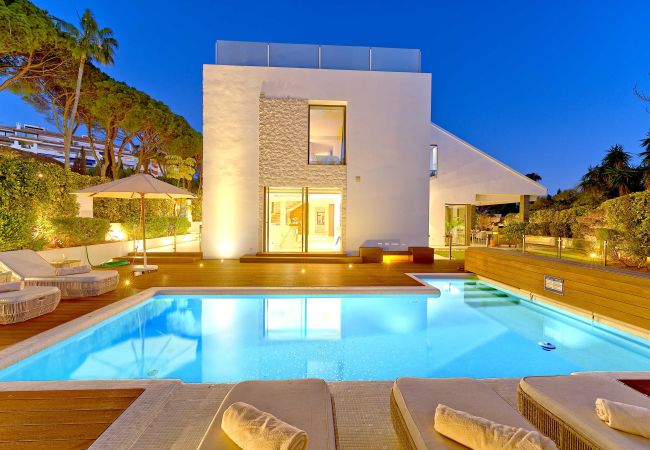 Villa en Marbella - 2244 Villa Moderna de Lujo con Piscina Climatizada en Puerto Banús Villa en Marbella - 2244 Villa Moderna de Lujo con Piscina Climatizada en Puerto Banús