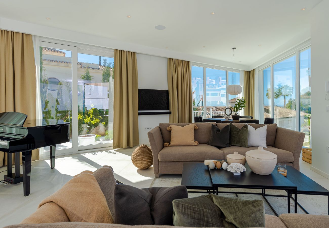 Villa en Mijas Costa - 18 PAX ÚNICA Y ENORME VILLA DE LUJO CON PISCINA CLIMATIZADA, CINE/SALA DE REUNIONES Y GIMNASIO CERCA DE LA PLAYA
