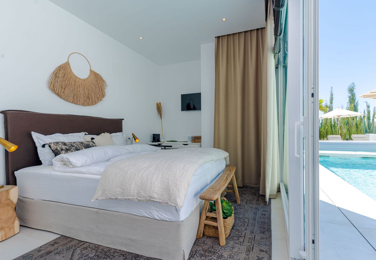 Villa en Mijas Costa - 18 PAX ÚNICA Y ENORME VILLA DE LUJO CON PISCINA CLIMATIZADA, CINE/SALA DE REUNIONES Y GIMNASIO CERCA DE LA PLAYA