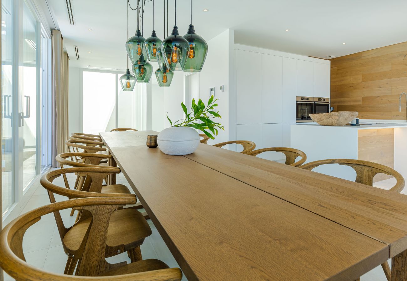 Villa en Mijas Costa - 18 PAX ÚNICA Y ENORME VILLA DE LUJO CON PISCINA CLIMATIZADA, CINE/SALA DE REUNIONES Y GIMNASIO CERCA DE LA PLAYA