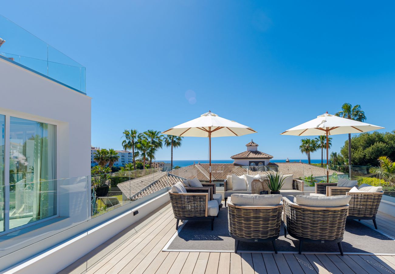 Villa en Mijas Costa - 18 PAX ÚNICA Y ENORME VILLA DE LUJO CON PISCINA CLIMATIZADA, CINE/SALA DE REUNIONES Y GIMNASIO CERCA DE LA PLAYA