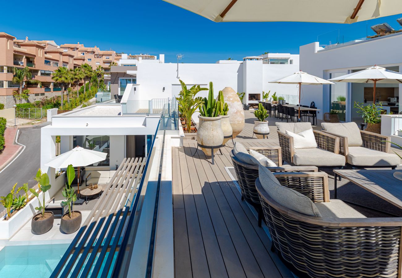 Villa en Mijas Costa - 18 PAX ÚNICA Y ENORME VILLA DE LUJO CON PISCINA CLIMATIZADA, CINE/SALA DE REUNIONES Y GIMNASIO CERCA DE LA PLAYA