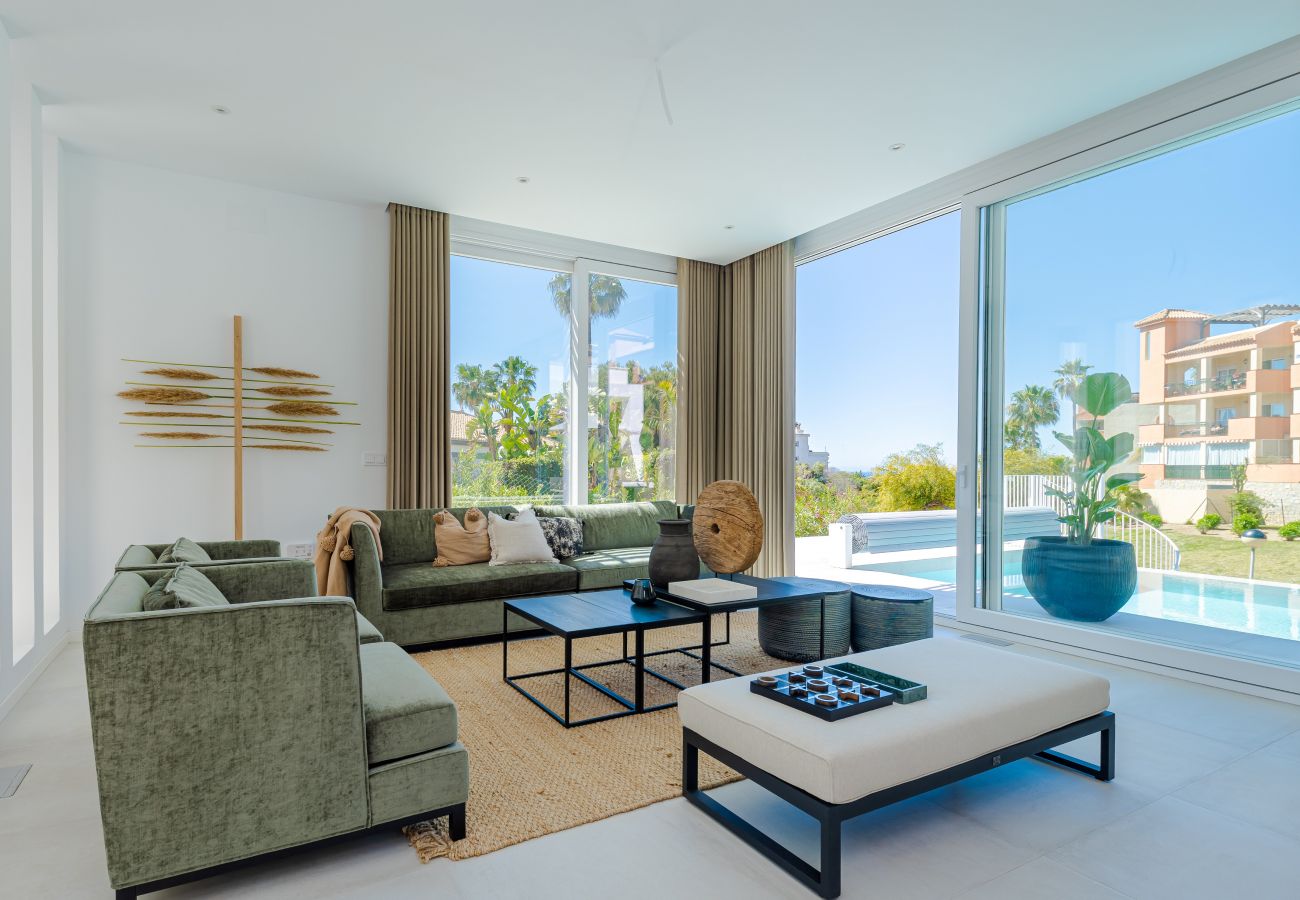 Villa en Mijas Costa - 18 PAX ÚNICA Y ENORME VILLA DE LUJO CON PISCINA CLIMATIZADA, CINE/SALA DE REUNIONES Y GIMNASIO CERCA DE LA PLAYA