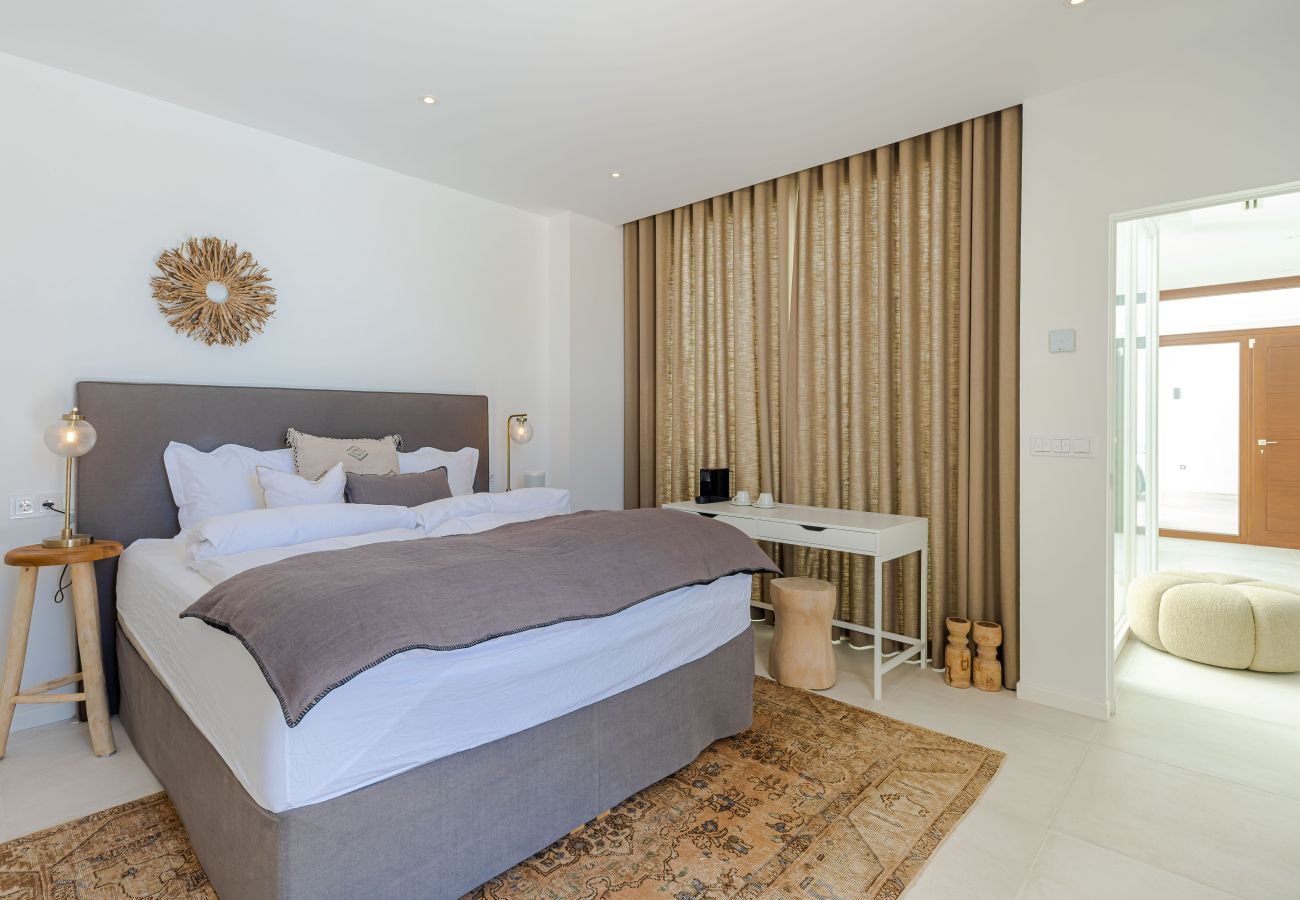 Villa en Mijas Costa - 18 PAX ÚNICA Y ENORME VILLA DE LUJO CON PISCINA CLIMATIZADA, CINE/SALA DE REUNIONES Y GIMNASIO CERCA DE LA PLAYA
