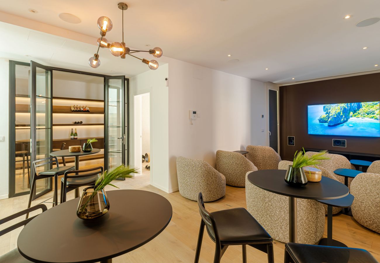 Villa en Mijas Costa - 18 PAX ÚNICA Y ENORME VILLA DE LUJO CON PISCINA CLIMATIZADA, CINE/SALA DE REUNIONES Y GIMNASIO CERCA DE LA PLAYA