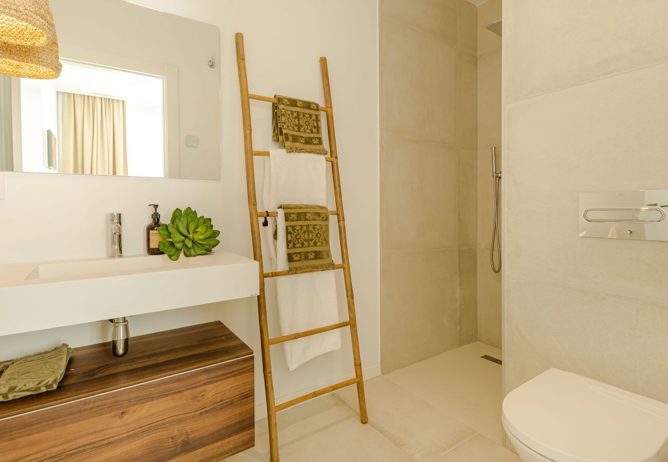 Villa en Mijas Costa - 18 PAX ÚNICA Y ENORME VILLA DE LUJO CON PISCINA CLIMATIZADA, CINE/SALA DE REUNIONES Y GIMNASIO CERCA DE LA PLAYA
