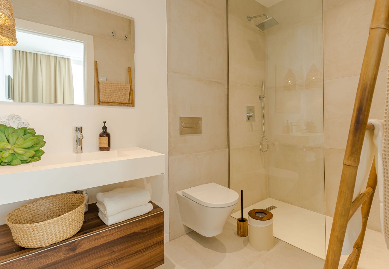 Villa en Mijas Costa - 18 PAX ÚNICA Y ENORME VILLA DE LUJO CON PISCINA CLIMATIZADA, CINE/SALA DE REUNIONES Y GIMNASIO CERCA DE LA PLAYA