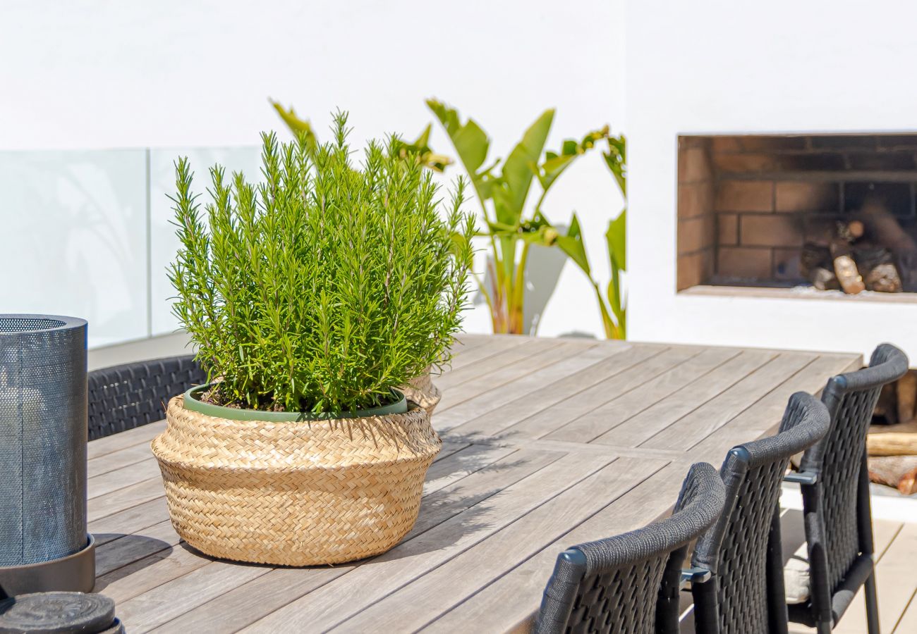 Villa en Mijas Costa - 18 PAX ÚNICA Y ENORME VILLA DE LUJO CON PISCINA CLIMATIZADA, CINE/SALA DE REUNIONES Y GIMNASIO CERCA DE LA PLAYA