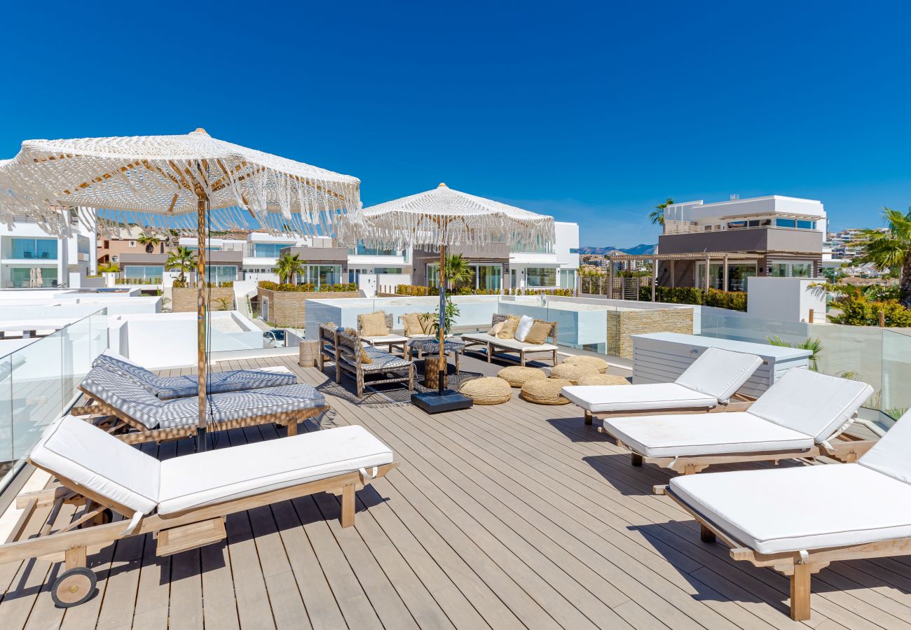 Villa en Mijas Costa - 18 PAX ÚNICA Y ENORME VILLA DE LUJO CON PISCINA CLIMATIZADA, CINE/SALA DE REUNIONES Y GIMNASIO CERCA DE LA PLAYA