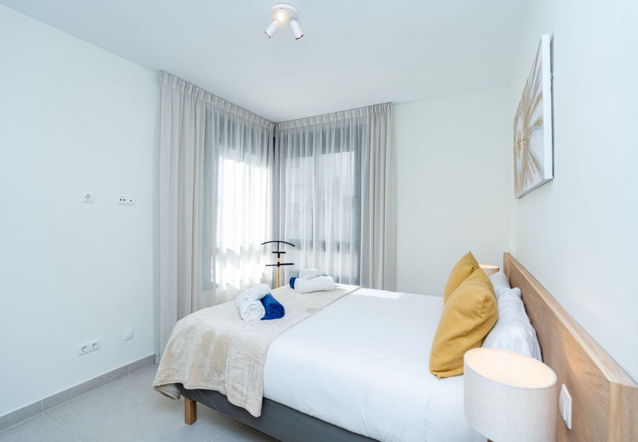 Apartamento en Estepona - MDG-623