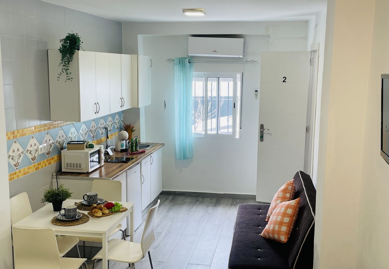 Estudio en Nerja - Estudio Jimena Carabeo en el centro de Nerja 