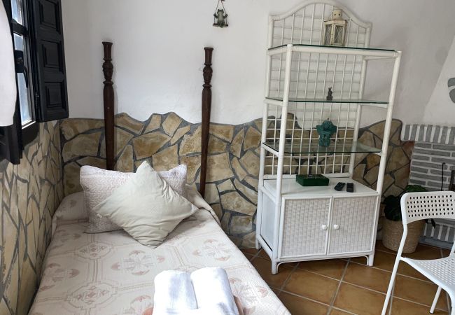 Estudio en Cómpeta - Estudio Rural en el acebuchal Estudio en Cómpeta - Estudio Rural en el acebuchal