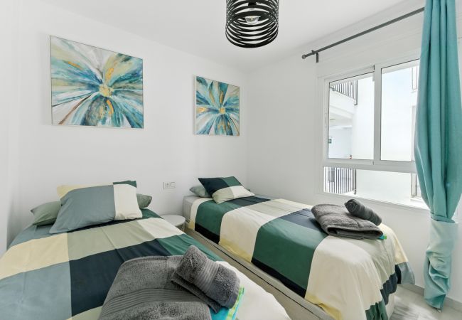 Apartamento en San Luis de Sabanillas - 3003 Ático dúplex con vistas al mar en primera línea de playa Apartamento en San Luis de Sabanillas - 3003 Ático dúplex con vistas al mar en primera línea de playa