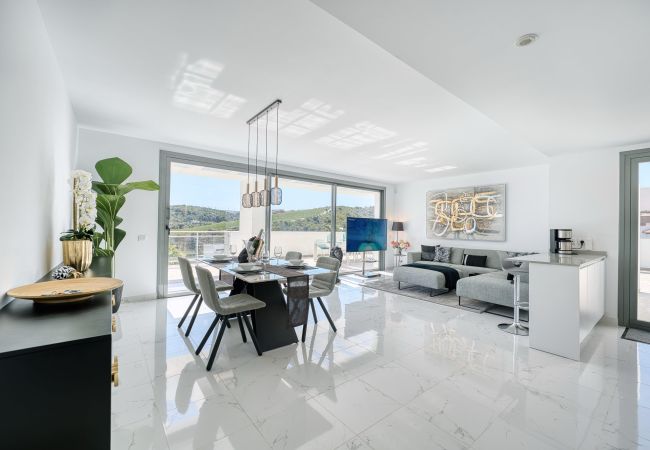 Apartamento en Casares - 3019 Increíble Ático con Vistas Panorámicas al Golf y al Mar Apartamento en Casares - 3019 Increíble Ático con Vistas Panorámicas al Golf y al Mar