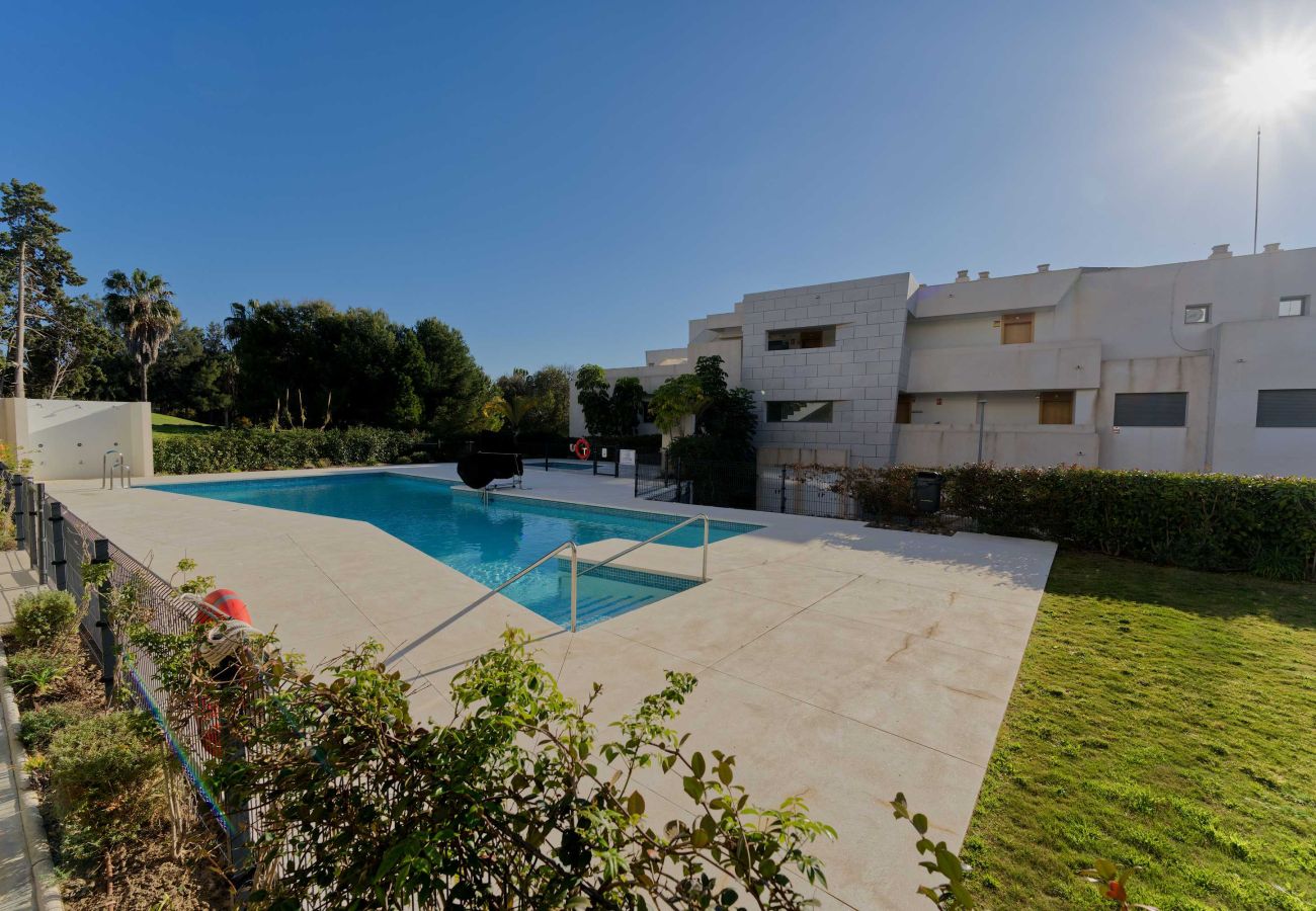 Apartamento en Casares - 3019 Increíble Ático con Vistas Panorámicas al Golf y al Mar