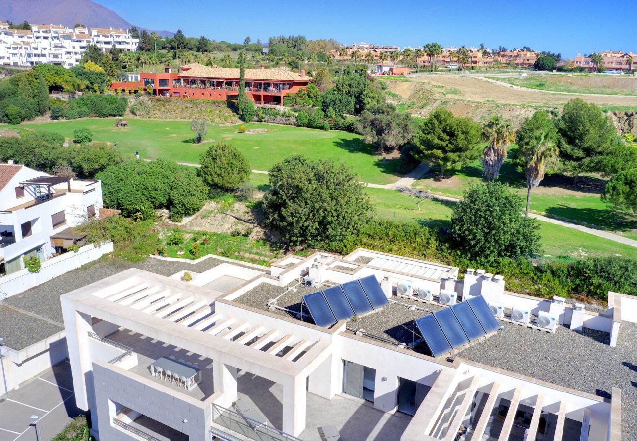 Apartamento en Casares - 3019 Increíble Ático con Vistas Panorámicas al Golf y al Mar