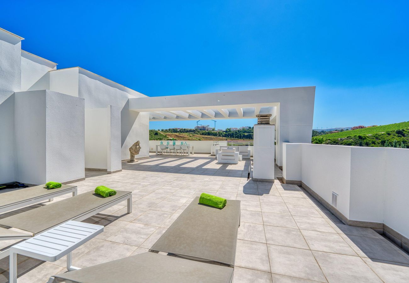 Apartamento en Casares - 3019 Increíble Ático con Vistas Panorámicas al Golf y al Mar