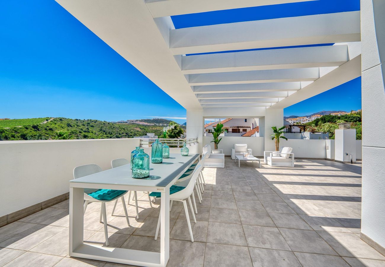 Apartamento en Casares - 3019 Increíble Ático con Vistas Panorámicas al Golf y al Mar
