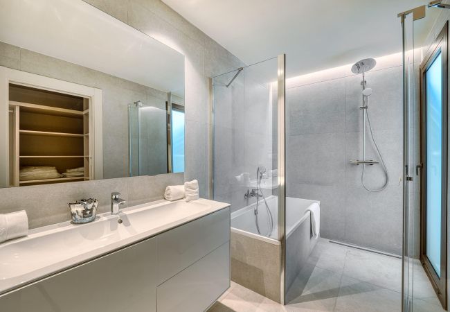 Apartamento en Estepona - 3001 Apartamento de Lujo en Primera Línea Velaya Apartamento en Estepona - 3001 Apartamento de Lujo en Primera Línea Velaya