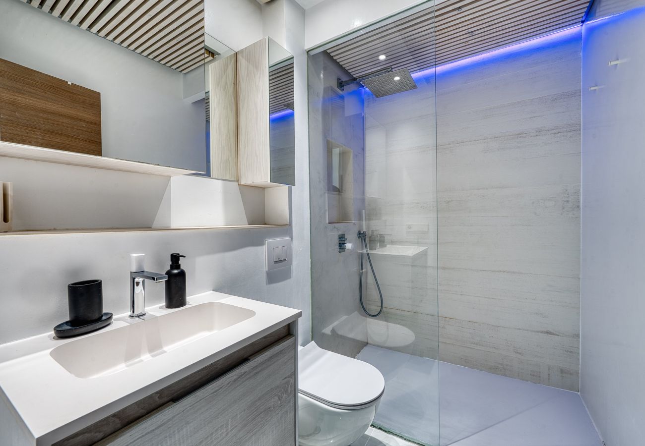 Apartamento en Marbella - 3095 Elegante Apartamento Junto al Mar en Puerto Banús