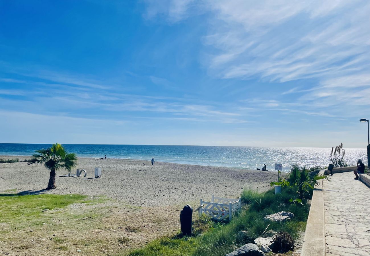 Apartamento en Torrox Costa - Alma de Laguna Beach by At Home Costa del Sol 