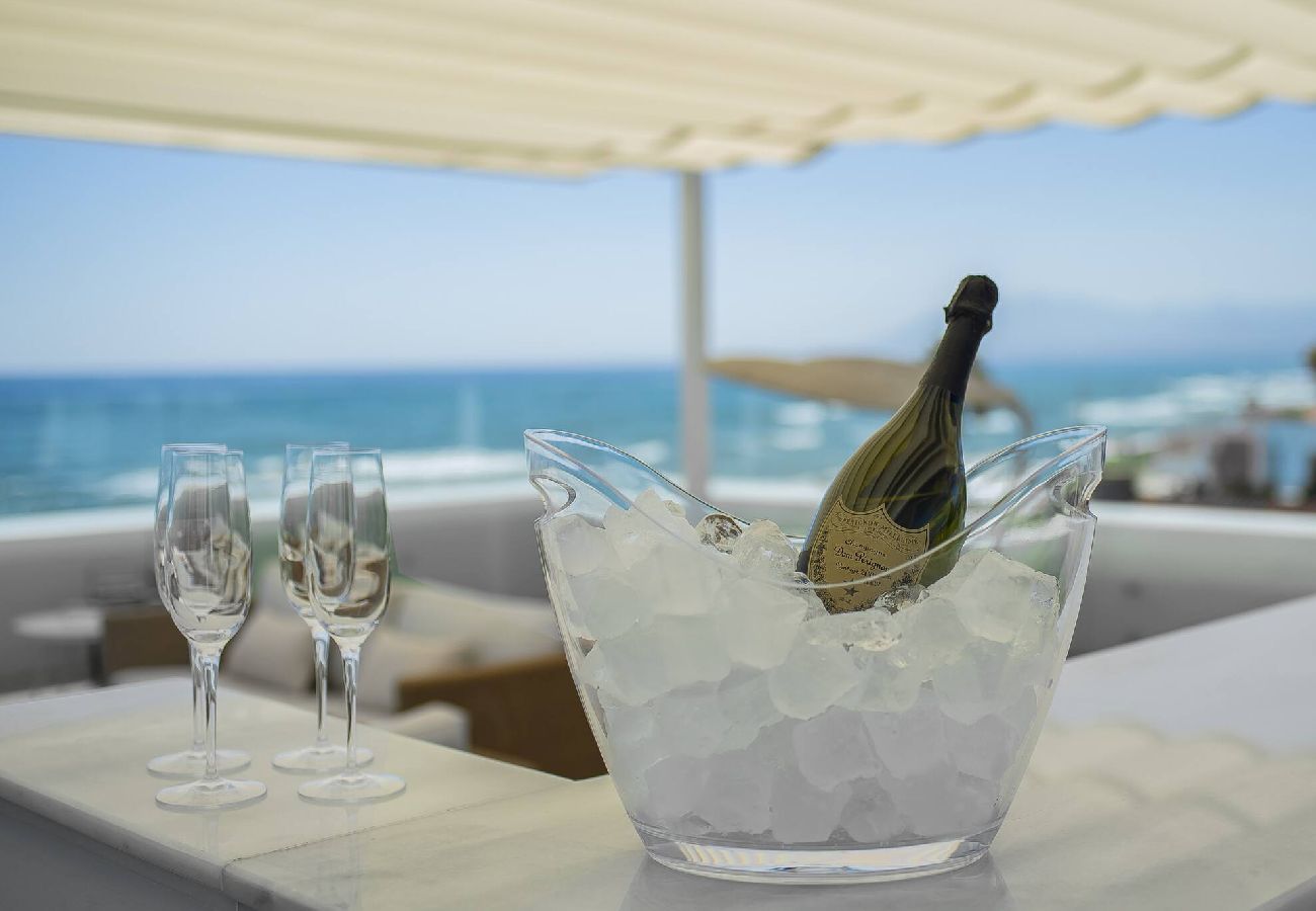 Villa en Marbella - Frontline Beach Costabella (r2576927) 