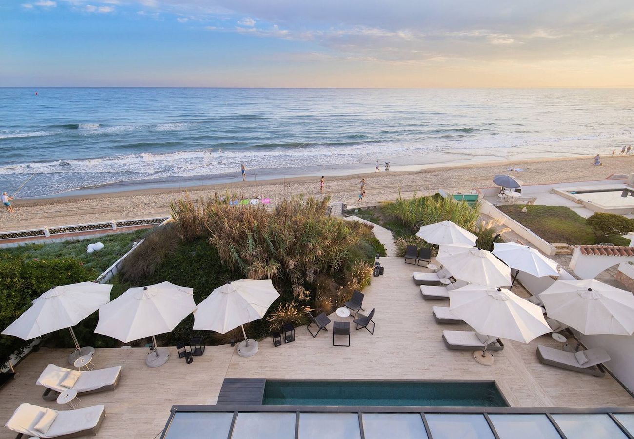 Villa en Marbella - Frontline Beach Costabella (r2576927) 