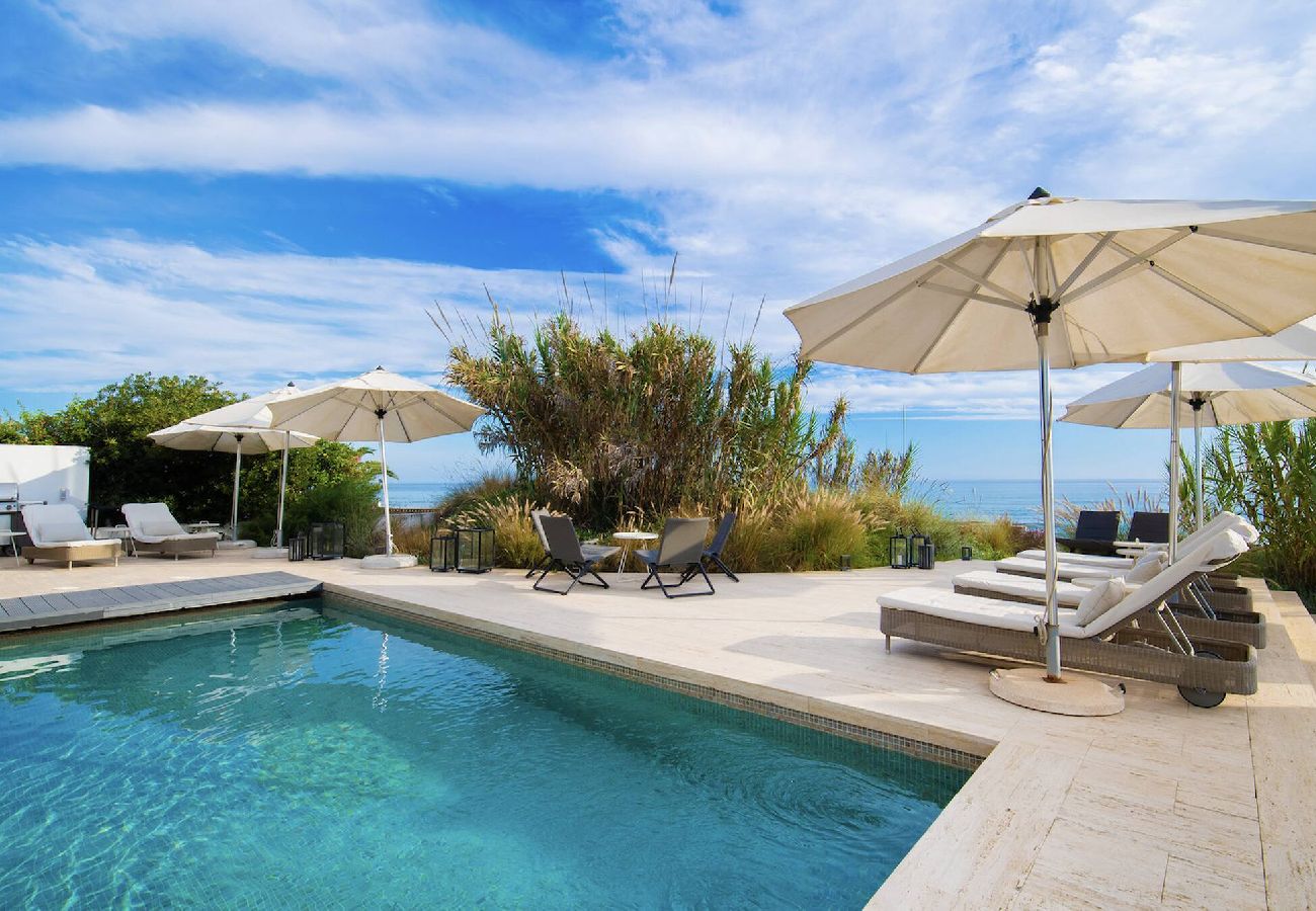 Villa en Marbella - Frontline Beach Costabella (r2576927) 