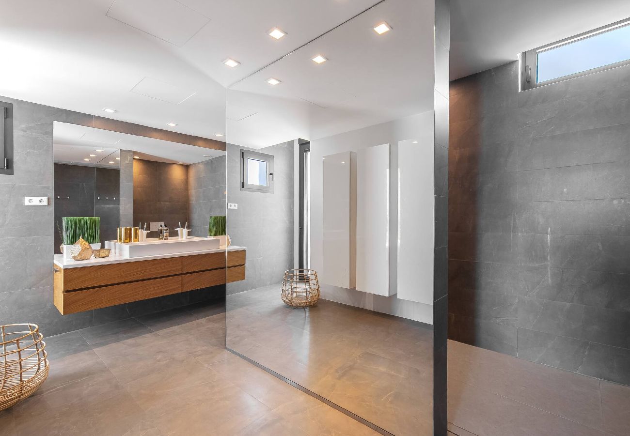 Villa en Marbella - Frontline Beach Costabella (r2576927) 