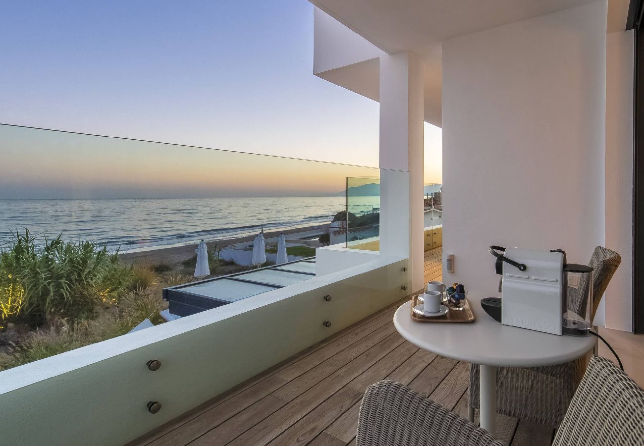 Villa en Marbella - Frontline Beach Costabella (r2576927) 
