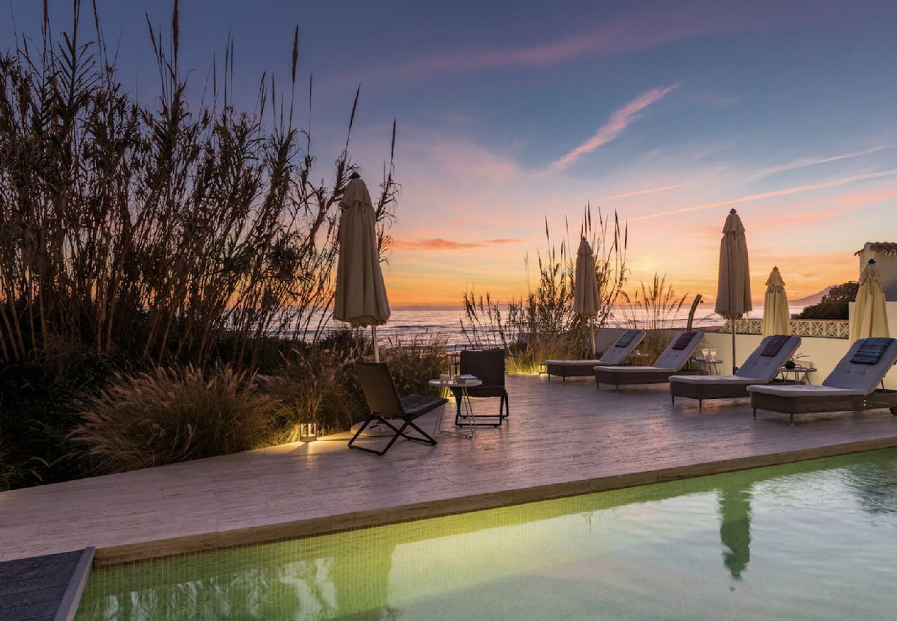 Villa en Marbella - Frontline Beach Costabella (r2576927) 