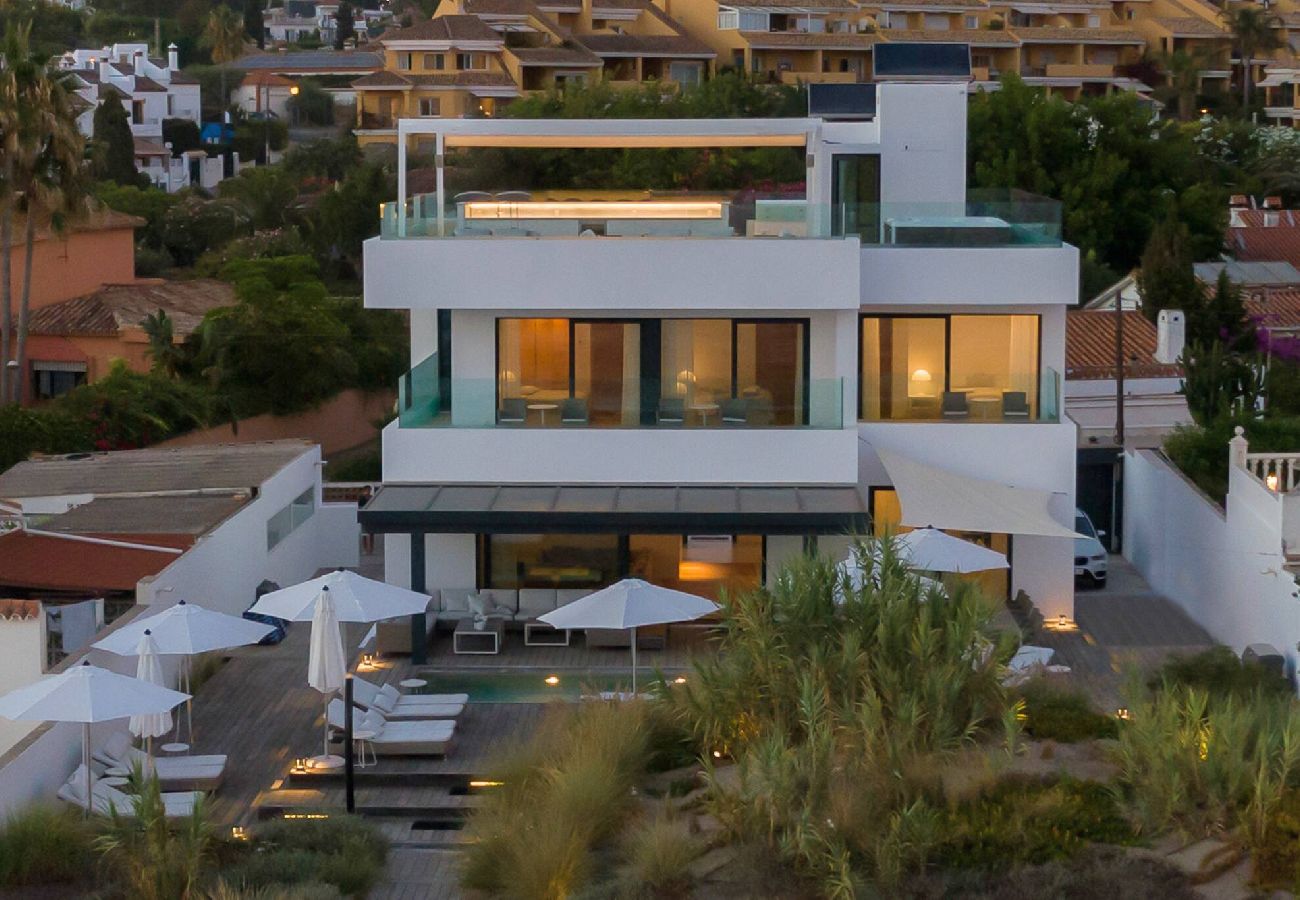 Villa en Marbella - Frontline Beach Costabella (r2576927) 