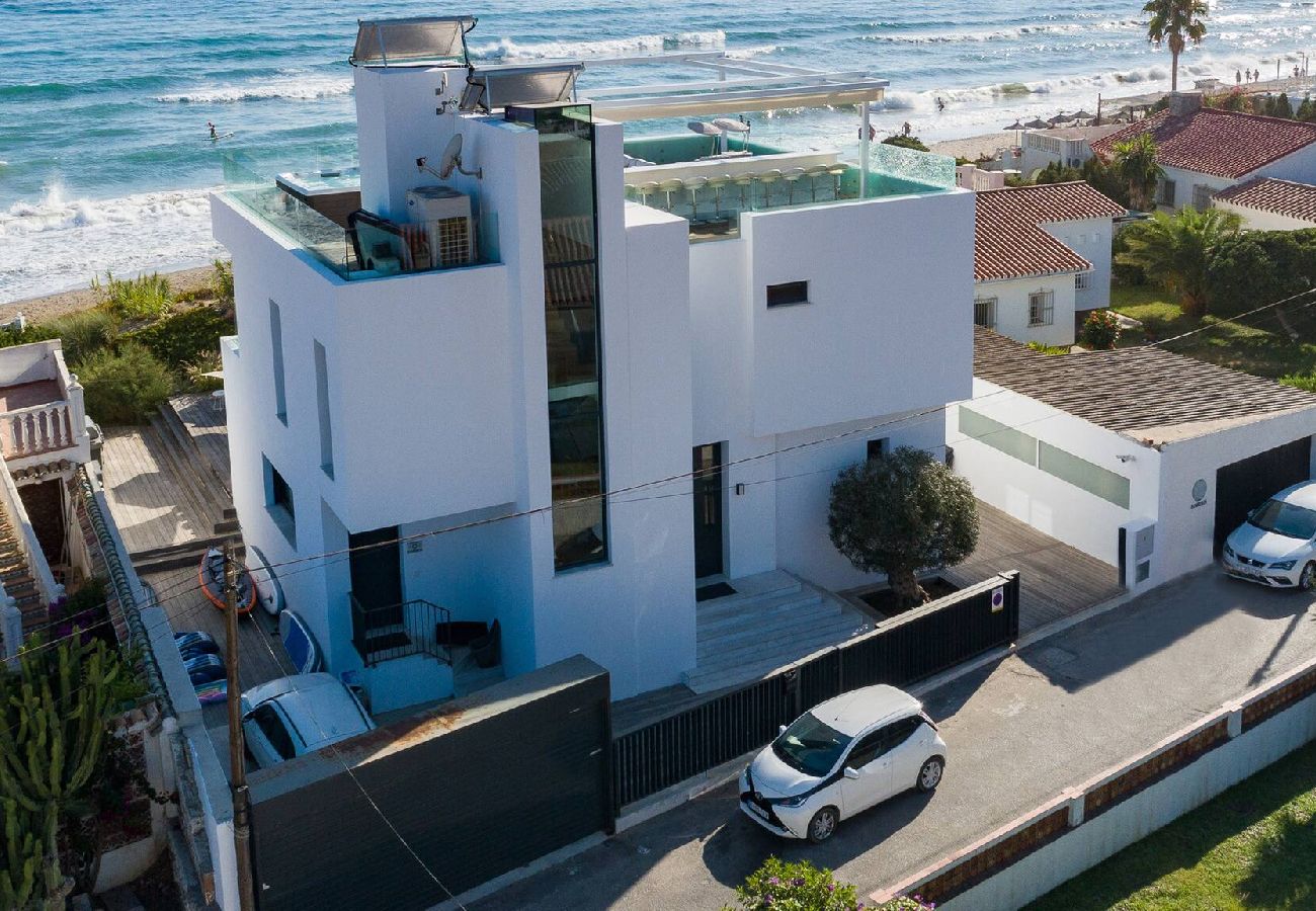 Villa en Marbella - Frontline Beach Costabella (r2576927) 