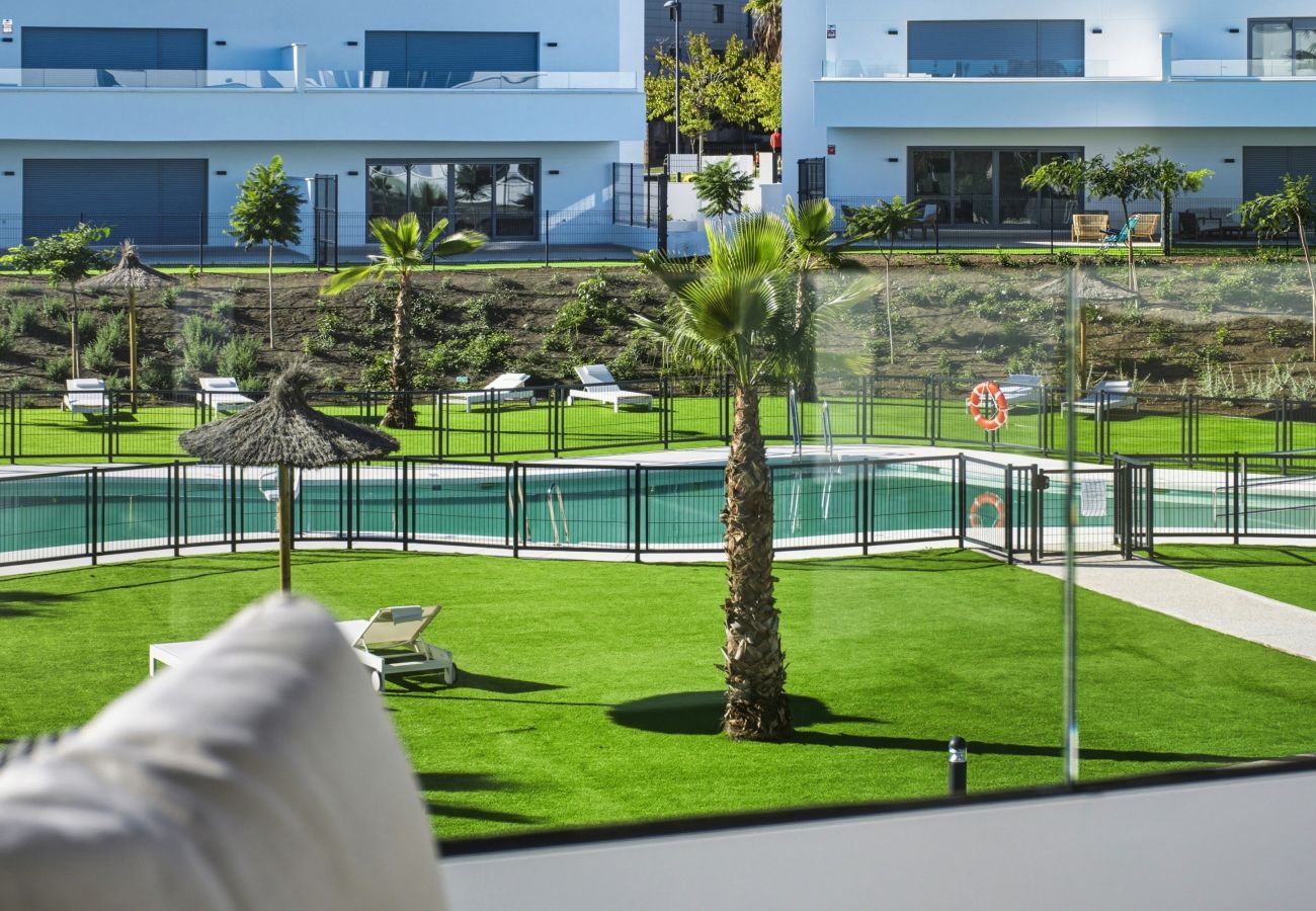 Apartamento en Estepona - 3024 Luminoso apartamento con terraza y piscina