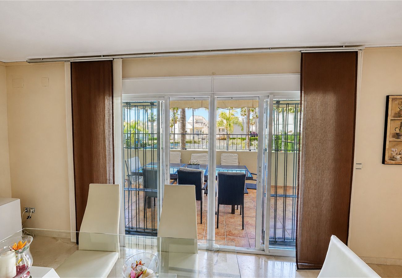 Casa adosada en Marbella - 3150 Seaside Home with Stunning Sea Views