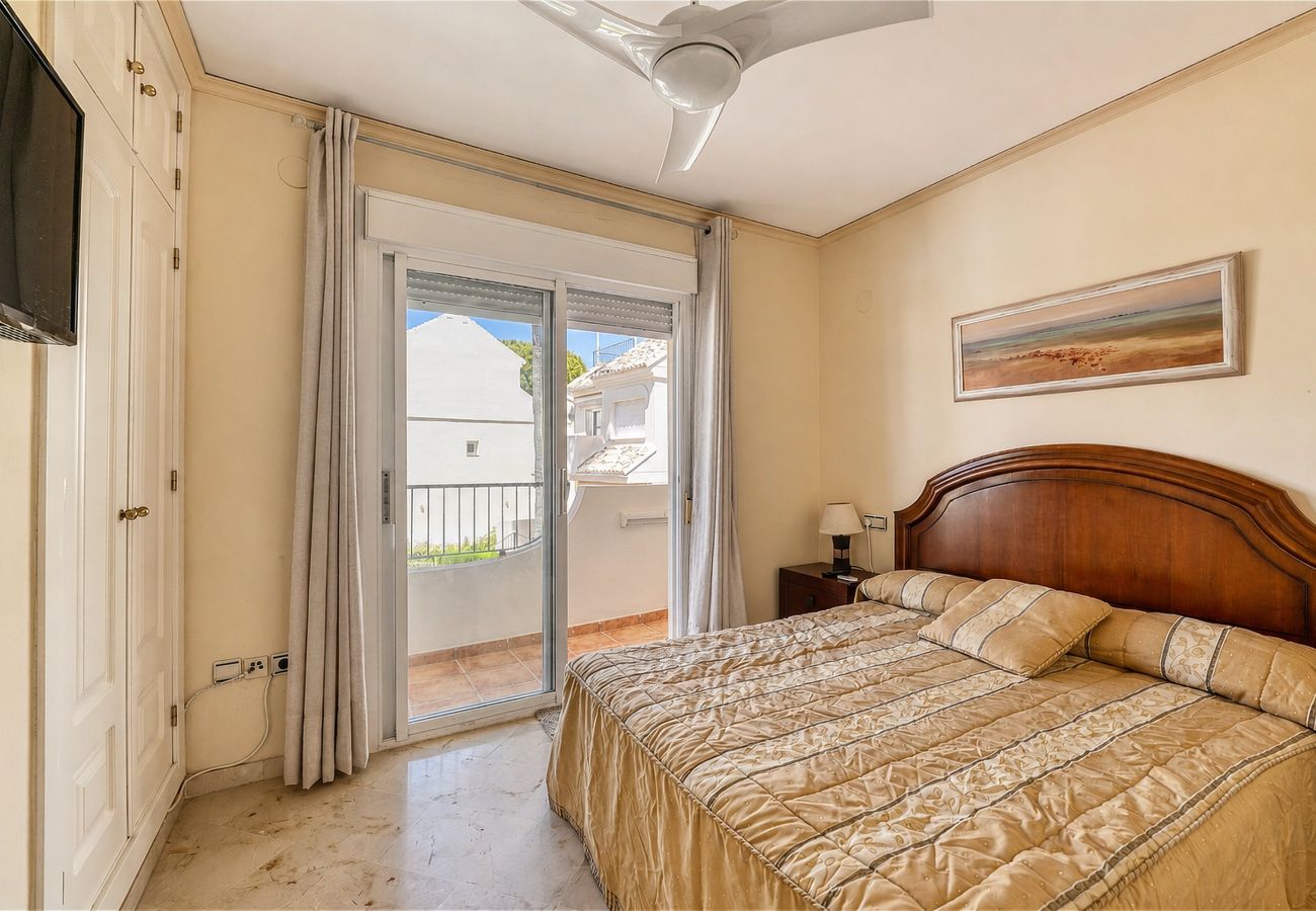Casa adosada en Marbella - 3150 Seaside Home with Stunning Sea Views