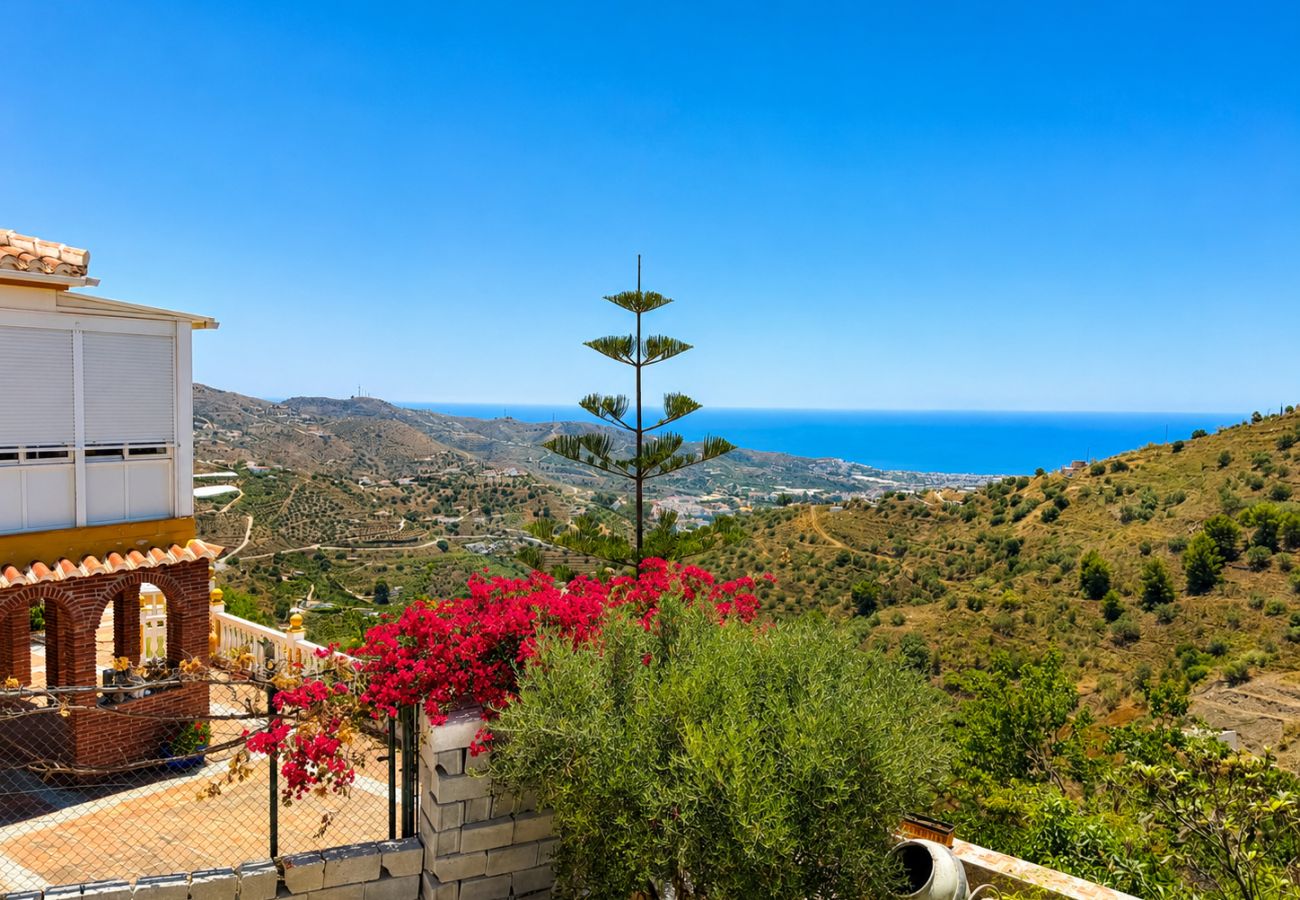 Villa en Torrox - Villa Cecilia con Vistas by At Home Costa del Sol