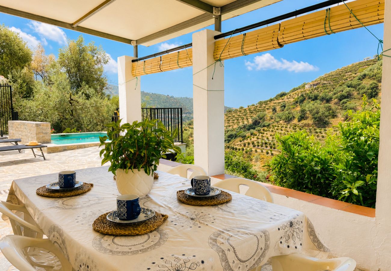Casa rural en Sayalonga - Cortijo Majuelo – Sayalonga | Piscina privada, vistas a la montaña