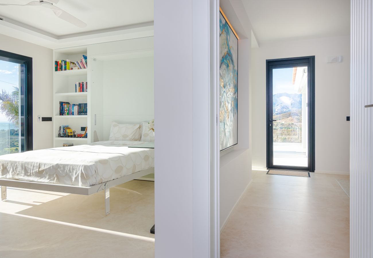 Villa in Marbella - Luxury villa | Heated pool* & private jacuzzi