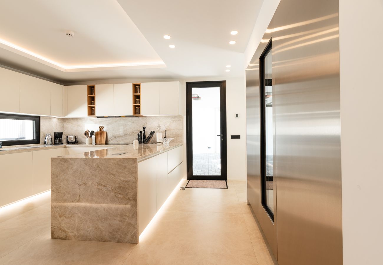 Villa in Marbella - Luxury villa | private heated pool* &  jacuzzi