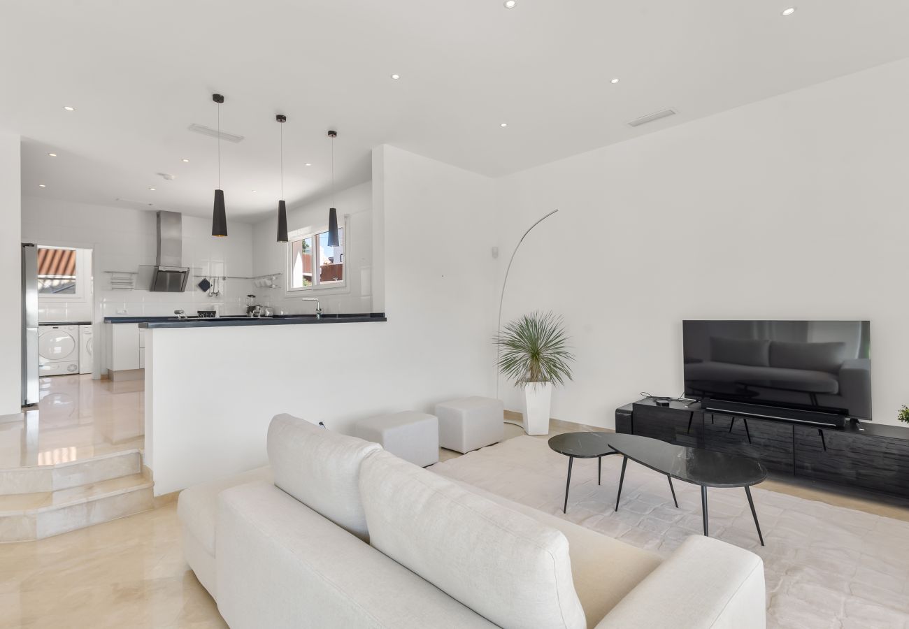 Villa in Marbella - BREATHTAKING VIEWS FROM VILLA NEAR BEACH - HEATED POOL